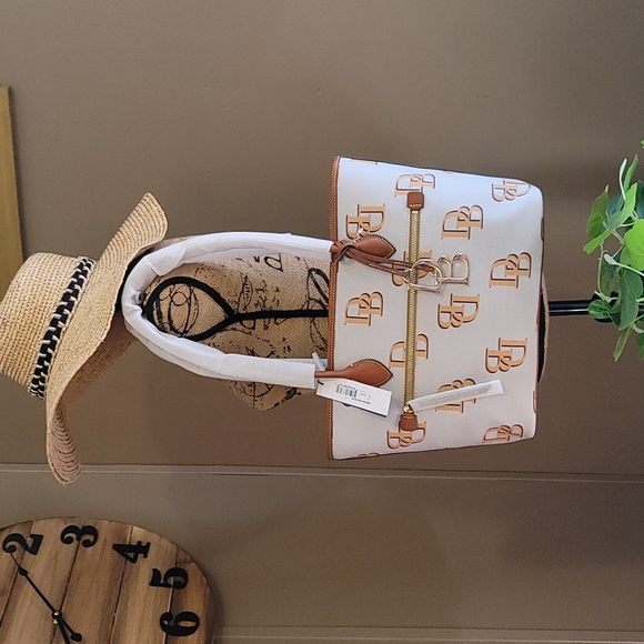 DOONEY & BOURKE Monogram Tote - Picture 11 of 14